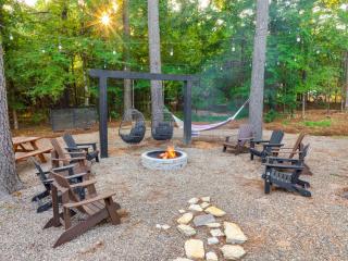 Gathering Pines - Heated Pool - Putt-Putt - Pickleball - 3
