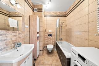 Cegielniana Standard Apartment by BookingHost - 3