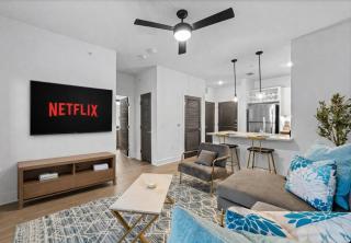 Luxury 1Br Suite, Pool, Gym, Wi-Fi, Balcony - 8