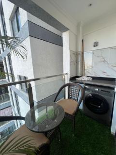 Luxe 1BR with Rooftop Bar & Restaurant padmore residence - 1