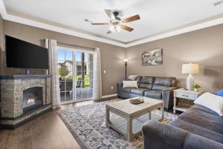 Ozark Hills Sanctuary Double Condo & Pool Access - 0