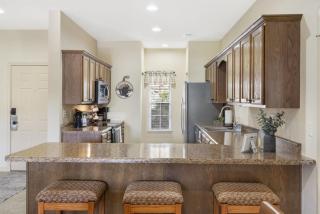 Central Branson Retreat Poolside 2-Bedroom Condo - 5