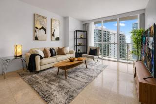 Stylish Miami Getaway, Pool, Spa and Skyline Views - 2