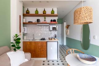 CurtaIpanema: Studio moderno, completo, 4min praia - 2