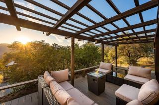 Sequoia Magic Views • Cozy Fire + Modern Design - 9