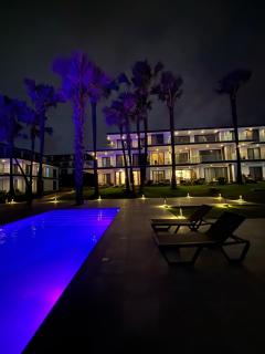 Stunning Oceanview 2B Waterfront Apartement - 9