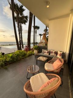 Stunning Oceanview 2B Waterfront Apartement - 8