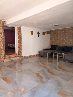 Holiday House - 9