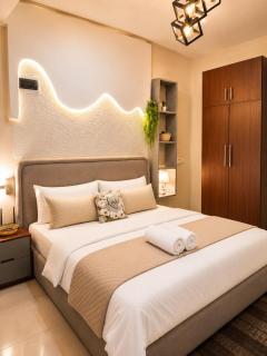 Modern Luxury Apartment Near Beach, Malls &Cafés - 3