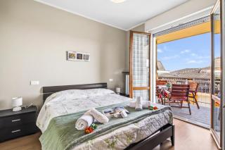 Casa Mirella quiet 2BR with View, Balcony and AC - Happy Rentals - 5