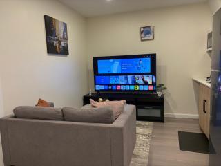 Prairie Paradise Place- 1 & 2-Bedroom Suites - 0