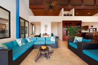 Luxury Villa Breakfast Housekeeping included Monday to Friday - 5