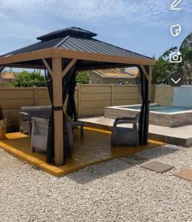 Phoenix Manor With Pool & Gazebo Phoenix Park Village 1 - 7