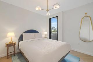 Miami Oasis 2BR Apartment with Pool & City Views - 8