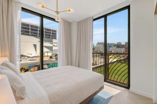 Miami Oasis 2BR Apartment with Pool & City Views - 9