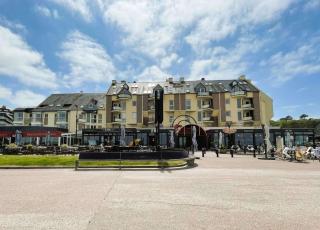 Résidence Le Casino - Appartement devant la plage vue mer parking privé MAE-6404 - 2