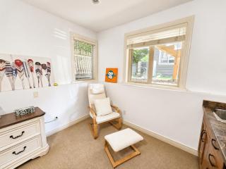 Cozy Studio Room in Upper Mission, Kelowna - 7