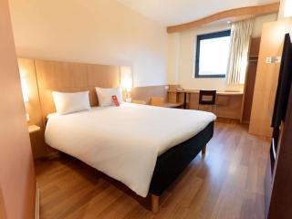 Ibis Ripollet - 3