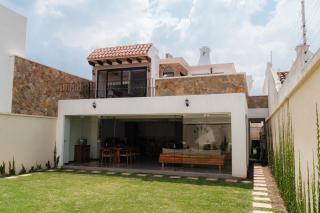 Casa Colibri, Amazing 4 bedroom house with stunning volcano views in Antigua Guatemala - 0