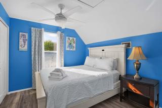 Steps to Beach Shared Heated Pool 4 Decks Game Room - 1