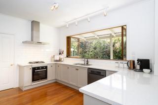 Stags Head Cottage-cosy cottage with hot tub - 6