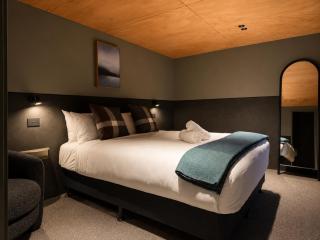 Introductory Special DEAL - Lake Views & Spa - 3