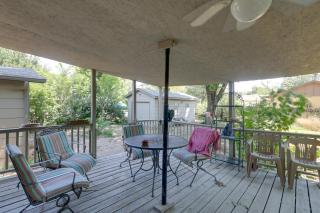4 Mi to Dtwn Wichita! 'Else House' w/ Yard & Patio - 9