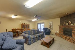 4 Mi to Dtwn Wichita! 'Else House' w/ Yard & Patio - 8
