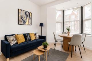 Richmond Central 1BR Apartment Free Parking & City Centre - 0