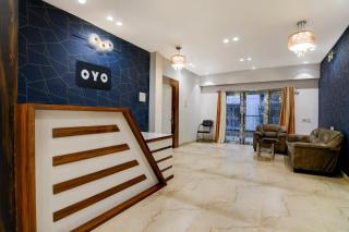 Super Hotel O Aditi Guest House - 4