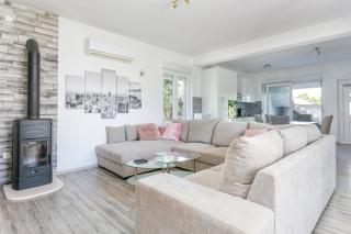 Family friendly house with a swimming pool Kastel Stafilic, Kastela - 21263 - 4