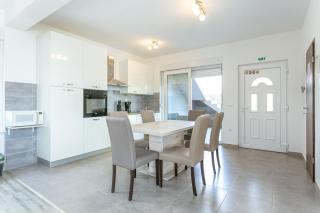 Family friendly house with a swimming pool Kastel Stafilic, Kastela - 21263 - 2