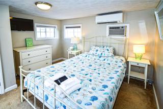 Love Shack at Salisbury Beach - 7