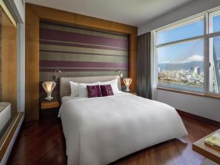 Grand Mercure Danang - 10 minutes to Airport & 200m to Bach Dang Walking street - 4