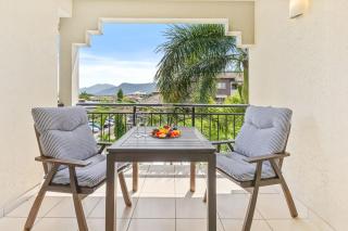 Poolside Paradise Cairns 9 Pools BBQ and Gym - 7