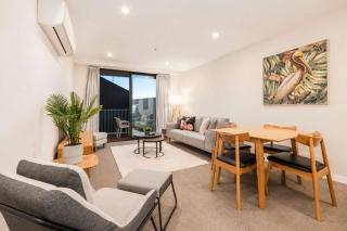 Convenient City Pad - 2BR Laundry Sleeps 5 - 0