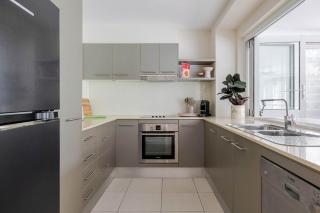 A Calm City Base - Cairns CBD - 1