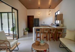SINA Bungalows Puerto Viejo con Piscina y Aire Acondicionado - 6
