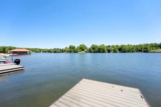 Lakefront Luxury Retreat Dock & Views - 9