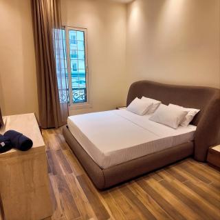 Charming Three Bedrooms Apartment in Latin District - 2