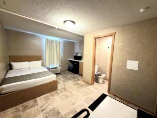 Golden Prairie Hotel & Lodge - 6