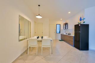 Kota Laksamana 3 Bedroom Nr Jonker 6pax 3Parking - 9