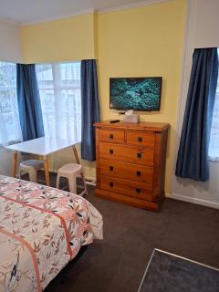 Spacious bedroom so close to Hamilton Gardens - 7