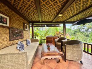 Shanti Natural Panorama View Hotel - 3