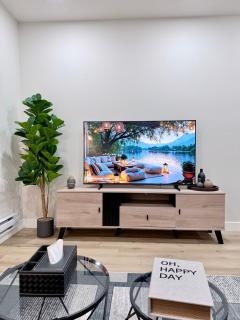 1BR Cozy Luxury Modern in Regina East Wifi and Parking - 9