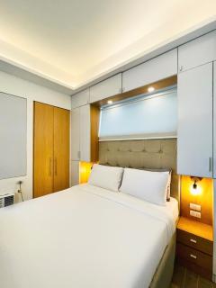 Warm and Cozy Studio - 0