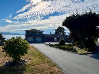 Sunset Shores Retreat - 9