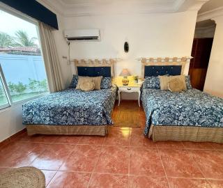 Luxury Beachfront Villa Pool, Jacuzzi, Ocean Views Costa del Sol - 3