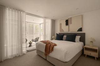 Stylish Pad, Ocean Views, Walk to Hastings Street - 3