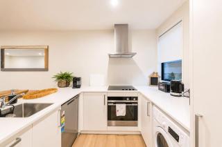 2BR in Salisbury with Garden Retreat - 8